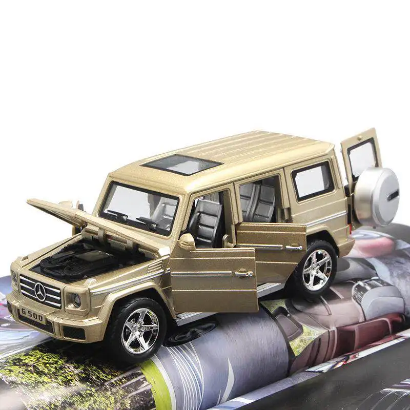 1:30 литая под давлением модель автомобиля Benz, детские металлические подарочные игрушки с открываемая дверь/функция оттягивания/музыка/светильник - Цвет: GOLD
