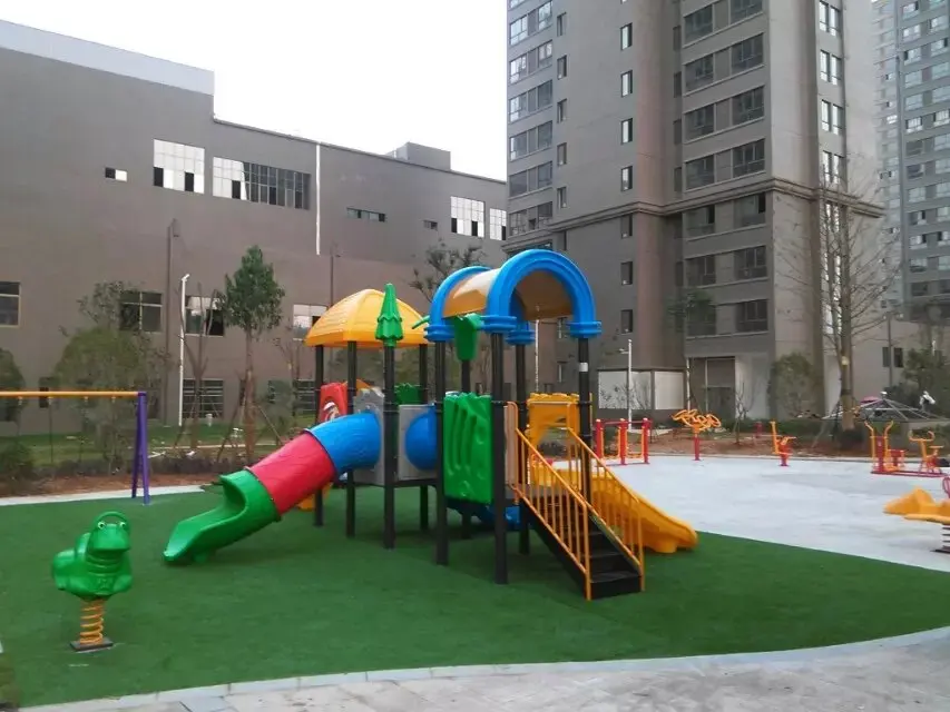 Жилые помещения детская игровая площадка сертифицированное CE Детская уличная