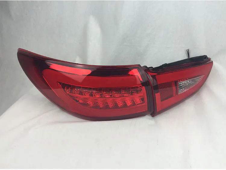 Car LED Tail Light Taillight For Mazda 6 Atenza 2013- Rear Running Light+ Brake Light+ Reverse Lamp+ Turn Signal Light - Цвет: RED