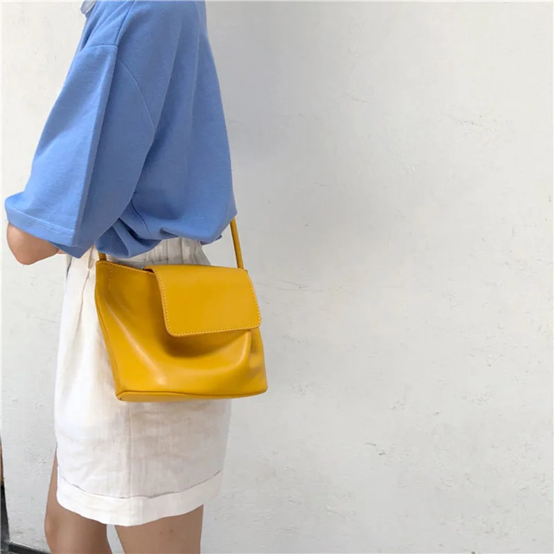 

Designer Soft Fold Small Bag Girl Yellow Solid Luxury Handbag Women Bag Retro Ladies Messenger Bags Simple Leather Shoulder Bags