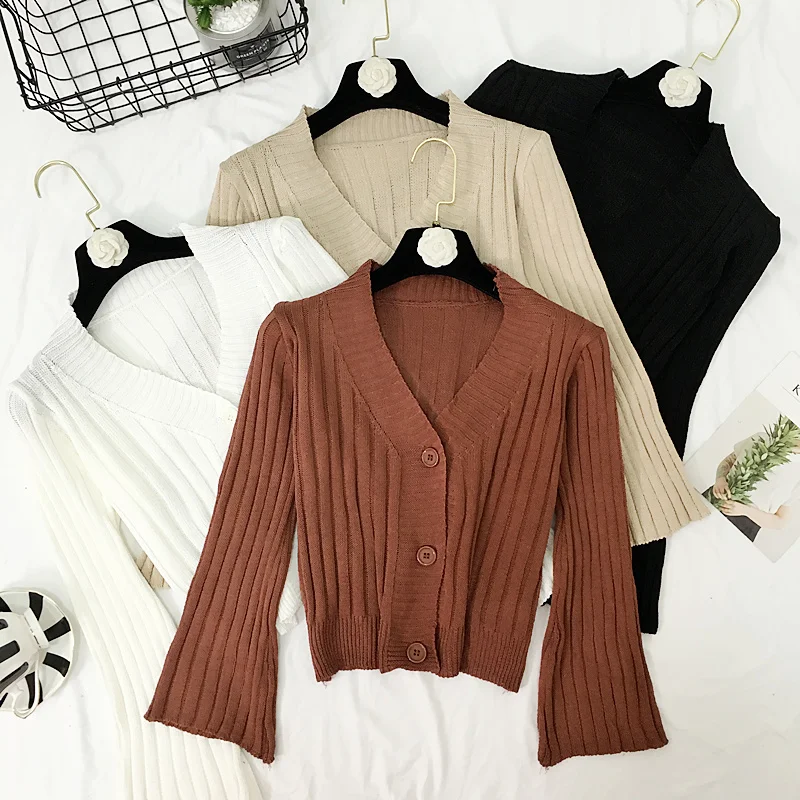 Cardigan Women 2018 V-neck Long Sleeve Jumper Black White Flare Sleeves Jacket Tops Female with Buttons Chaquetas Mujer |