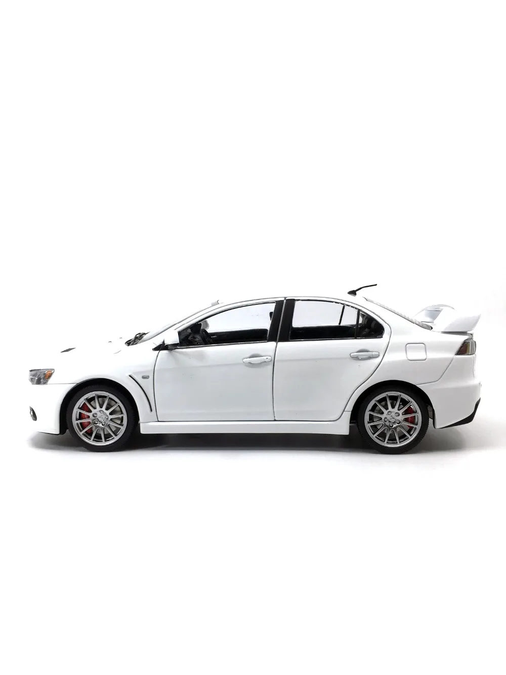 1/18 масштаб 1:18 Mitsubishi Lancer EVO X белая литая модель автомобильных дверей открытое