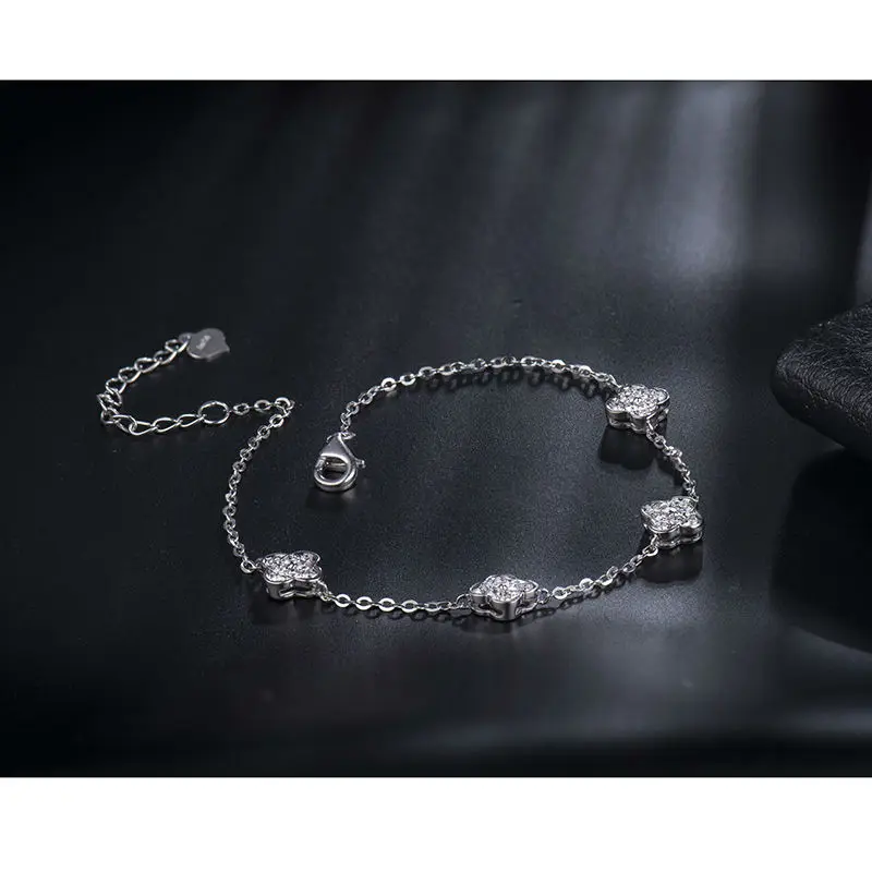 Женский браслет романтичный из белого золота 18Kt с бриллиантом для помолвки