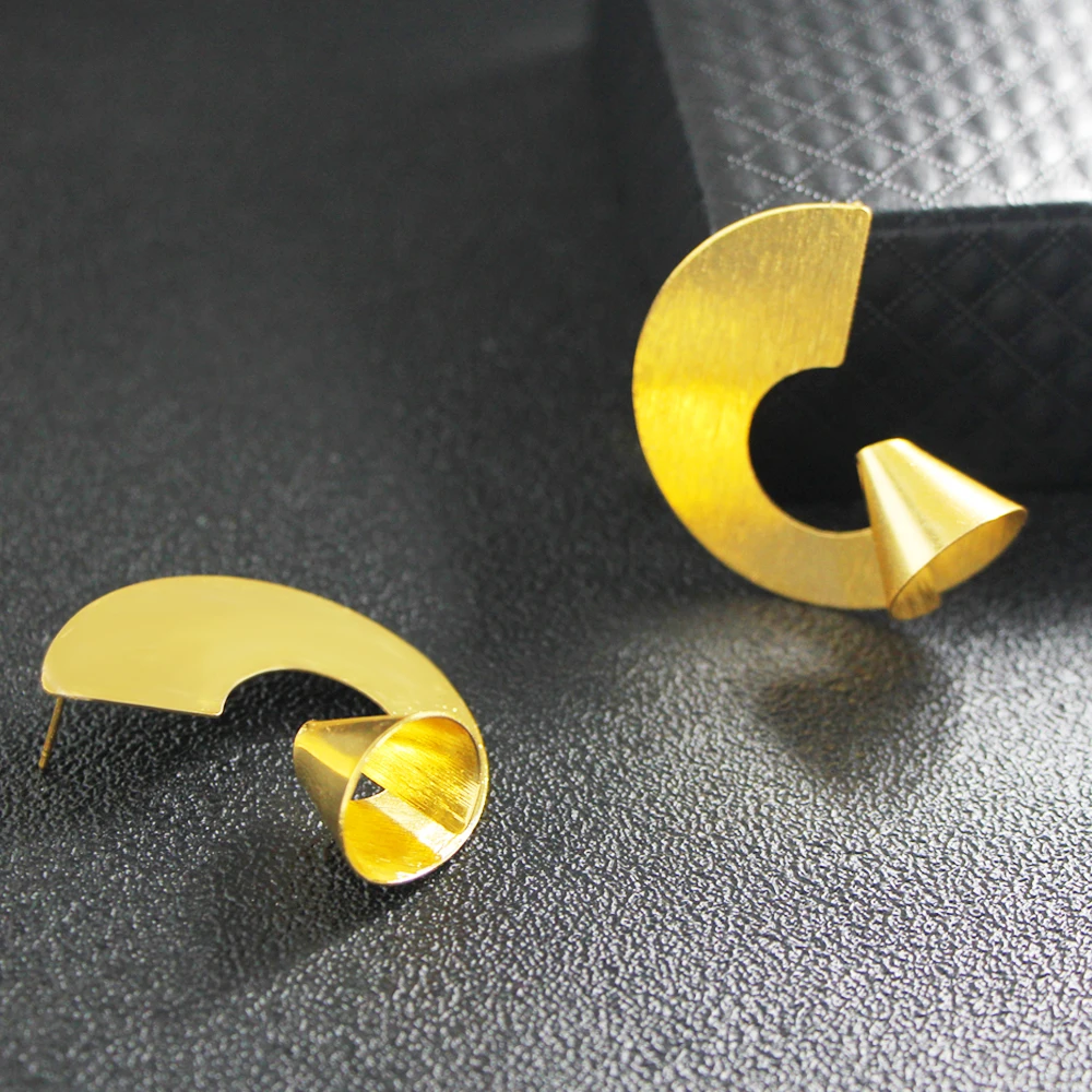 JUST FEEL 2018 Gold Color Twisted Stud Earrings for Women Punk Style Irregular Metallic Party Jewelry Boho | Украшения и