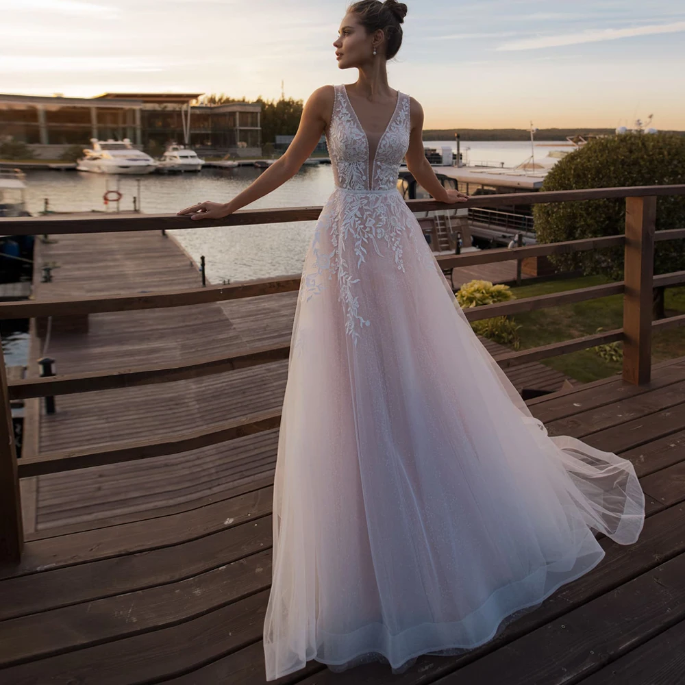 Очаровательное розовое свадебное платье без рукавов с v-образным вырезом