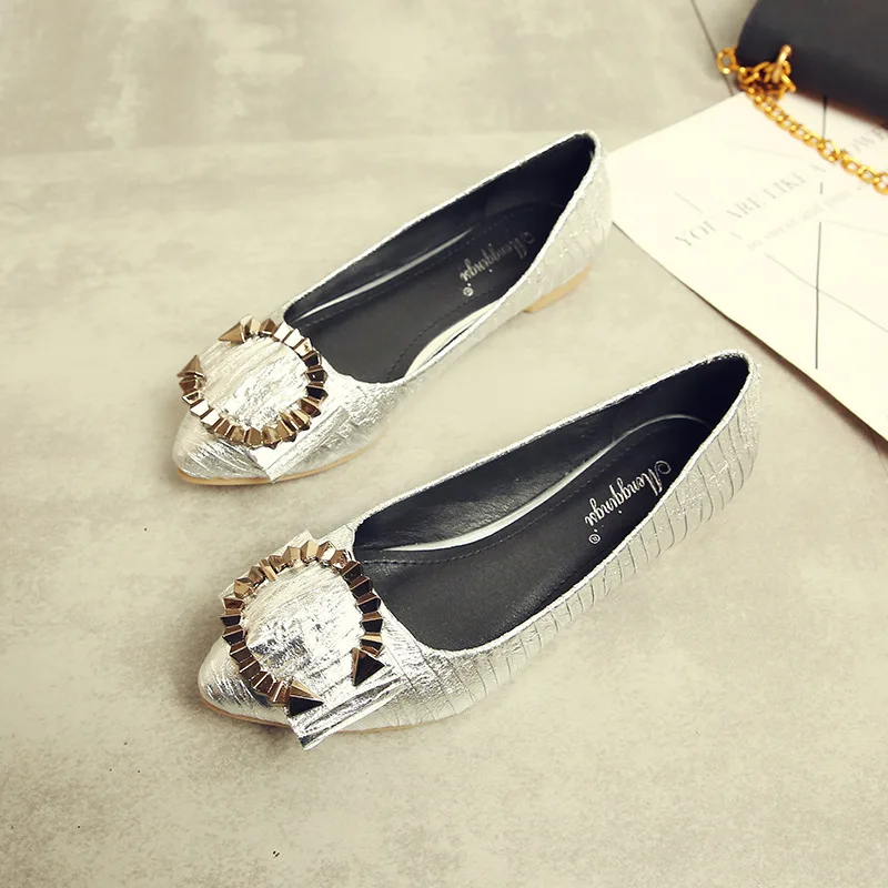 

Women Fashion Spring Ladies Pointed Toe Flat Ballet Shallow Shoes Metal Decoration Loafers Slip On Casual Shoes Plus Size 34-43