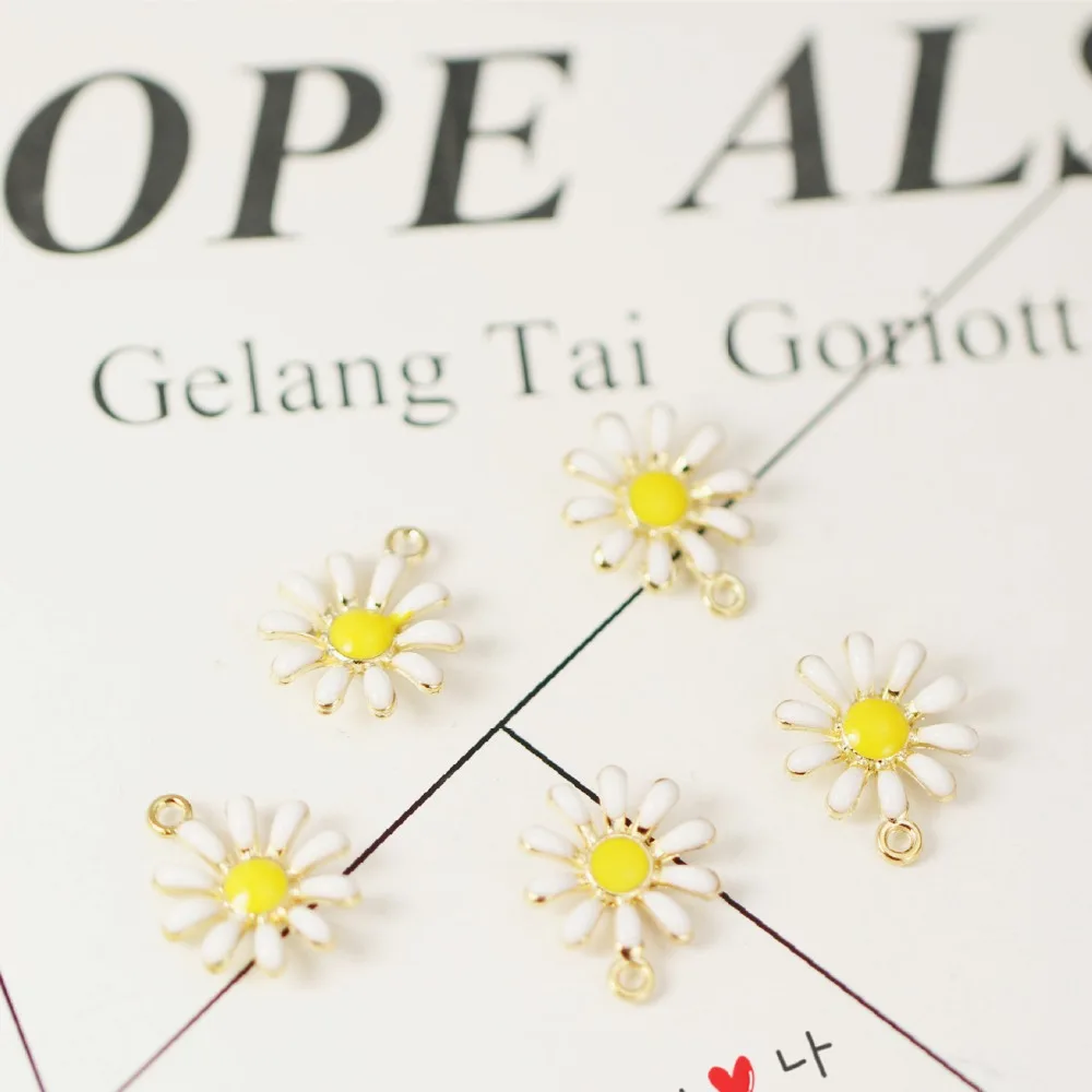 Корень 10 шт./упак. золотого цвета цветков хризантемы эмалированная Подвеска DIY