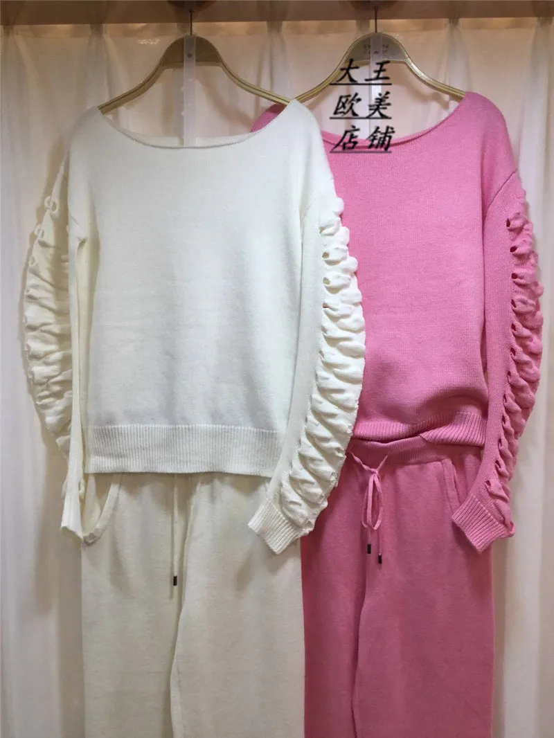 Winter Woolen and Cashmere Knitted warm Suit hollow cut Wrinkled on the sleeve Sweater + Mink Trousers Two-piece wj1853 |