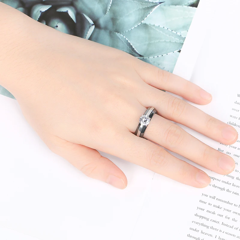 Набор из четырех зажимов женские кольца со стразами не выцветают черные