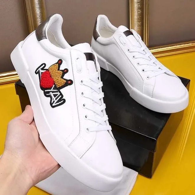 Emboridery/женские теннисные туфли с короной модная женская повседневная обувь с рисунком из мультфильма весенние женские кроссовки из натуральной кожи на шнуровке