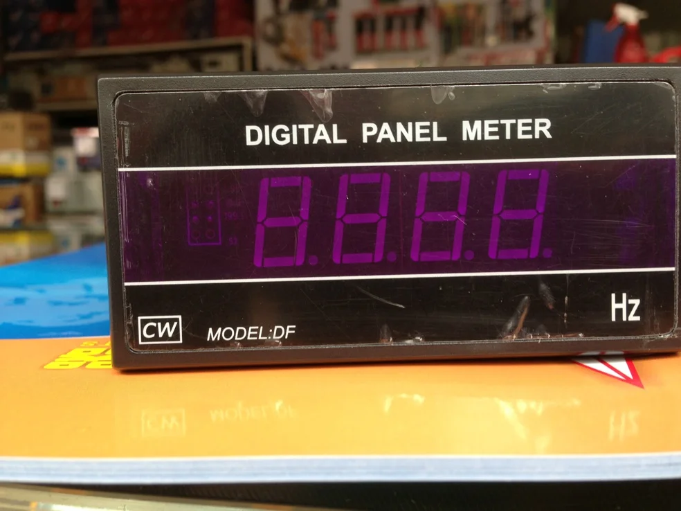 

fast arrival DF3-F 3 1/2 frequency meter max to 60HZ AC110V/220V power supply
