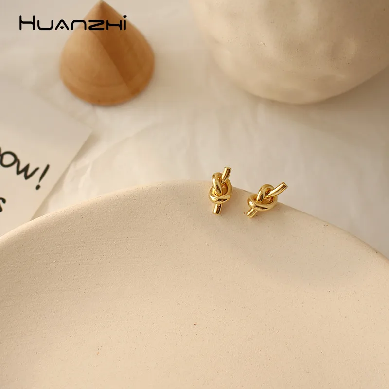 HUANZHI 2019 шикарные матовые Позолоченные корейские минималистичные серьги-гвоздики