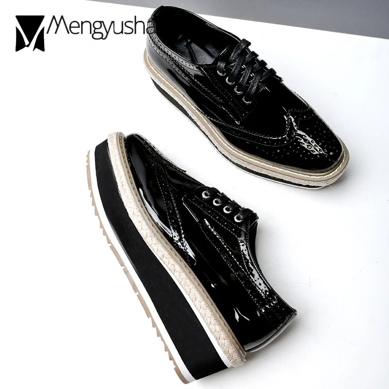 Женские Броги из лакированной кожи с вырезами Винтажная обувь на шнуровке