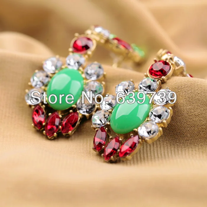 Винтажные антикварные серьги из разноцветной смолы золотого цвета по оптовой