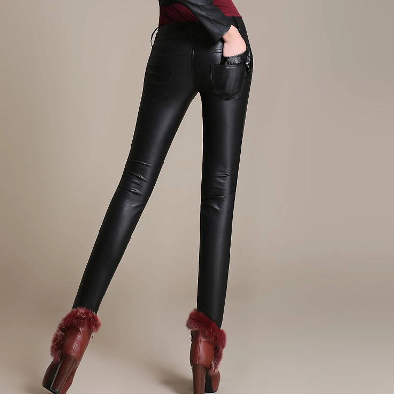 Простые водонепроницаемые женские брюки из искусственной кожи с бархатным