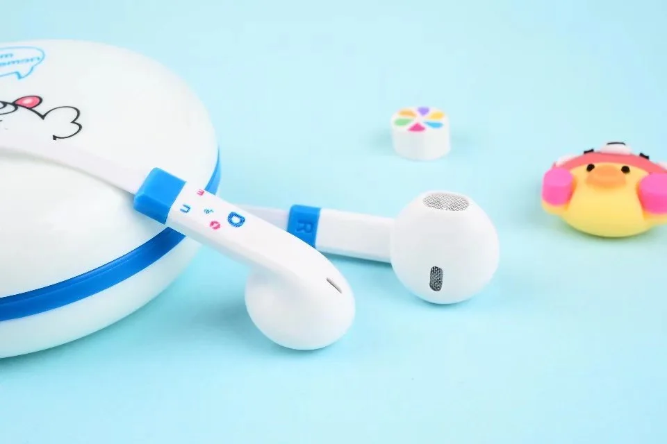 Милый нарисованный Дораэмон мм 3,5 мм внутриканальные стерео наушники Kawaii Earbud с микрофоном для мобильного телефона iPhone с коробкой для хранения