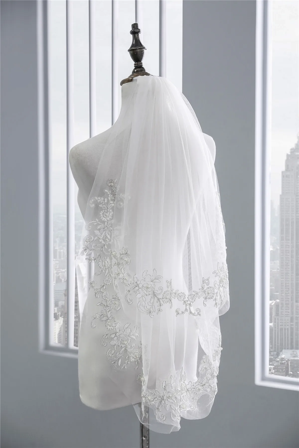 Short Two Layers White/Ivory New Bridal Veil With Comb Beautiful Wedding EE9004 | Свадьбы и торжества