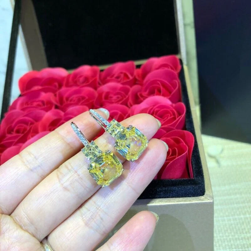 Женские серьги гвоздики из серебра 925 пробы с квадратным фианитом 5