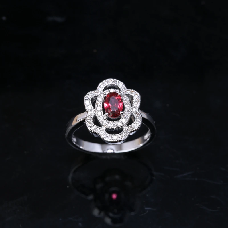 

Resplendent Rosarot Puchsia Red Gems Garnet Silver Plated Argent Party Jewelry Ring US# Size 6 / 7 / 8 / 9 S1725