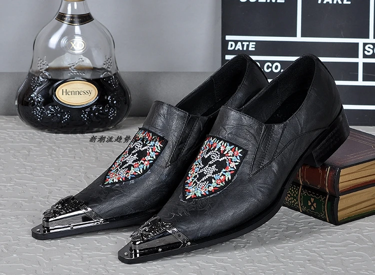 Мужские туфли-оксфорды из натуральной кожи с острым носком и вышивкой | Обувь