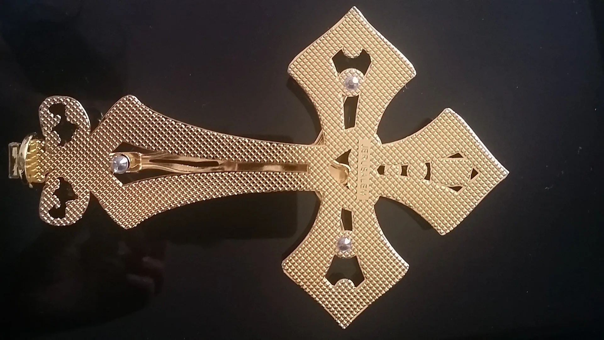 Католический священный христианский крест позолоченное синее дно сумерки