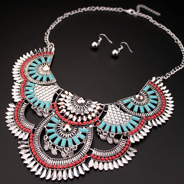 Богемное ювелирное изделие винтажное ожерелье макси разноцветные стразы