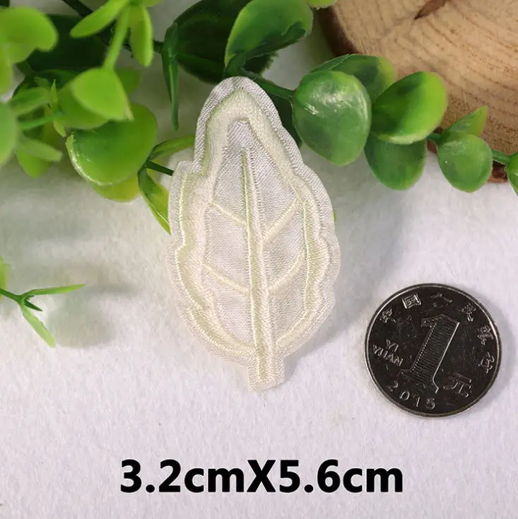 10 шт. нашивки с вышивкой в виде листьев