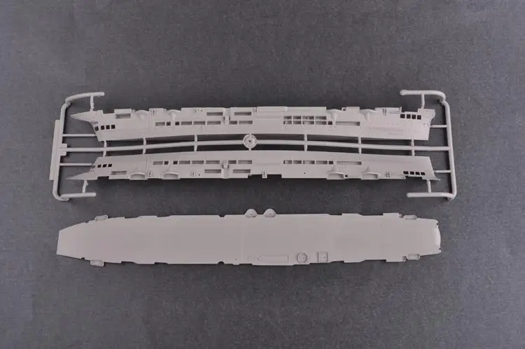 Trumpeter 1/700 06713 HMS Ark Royal 1939 | Игрушки и хобби