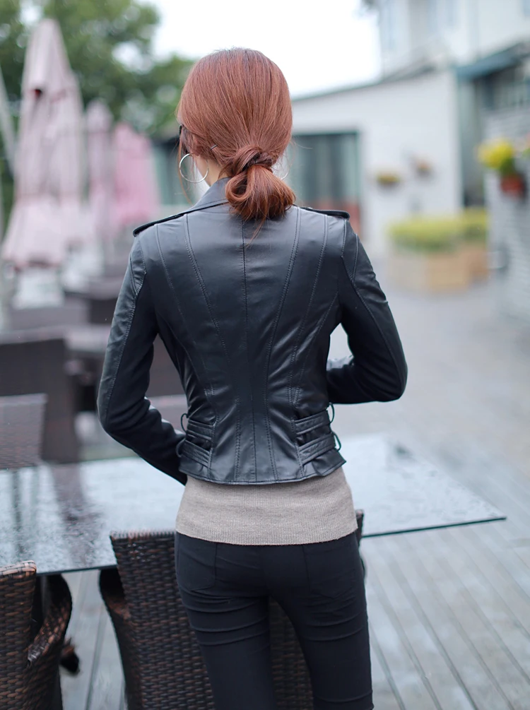 Куртка женская короткая из натуральной овечьей кожи мотоциклетная Дизайнерская