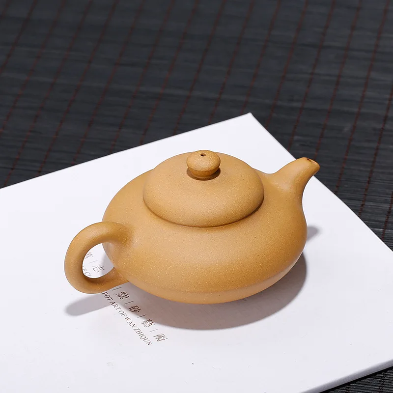 

and old-fashioned traditional teapots sold directly by Yixing Tea Factory in Huahuan Purple Sand Huyuan Mining Section