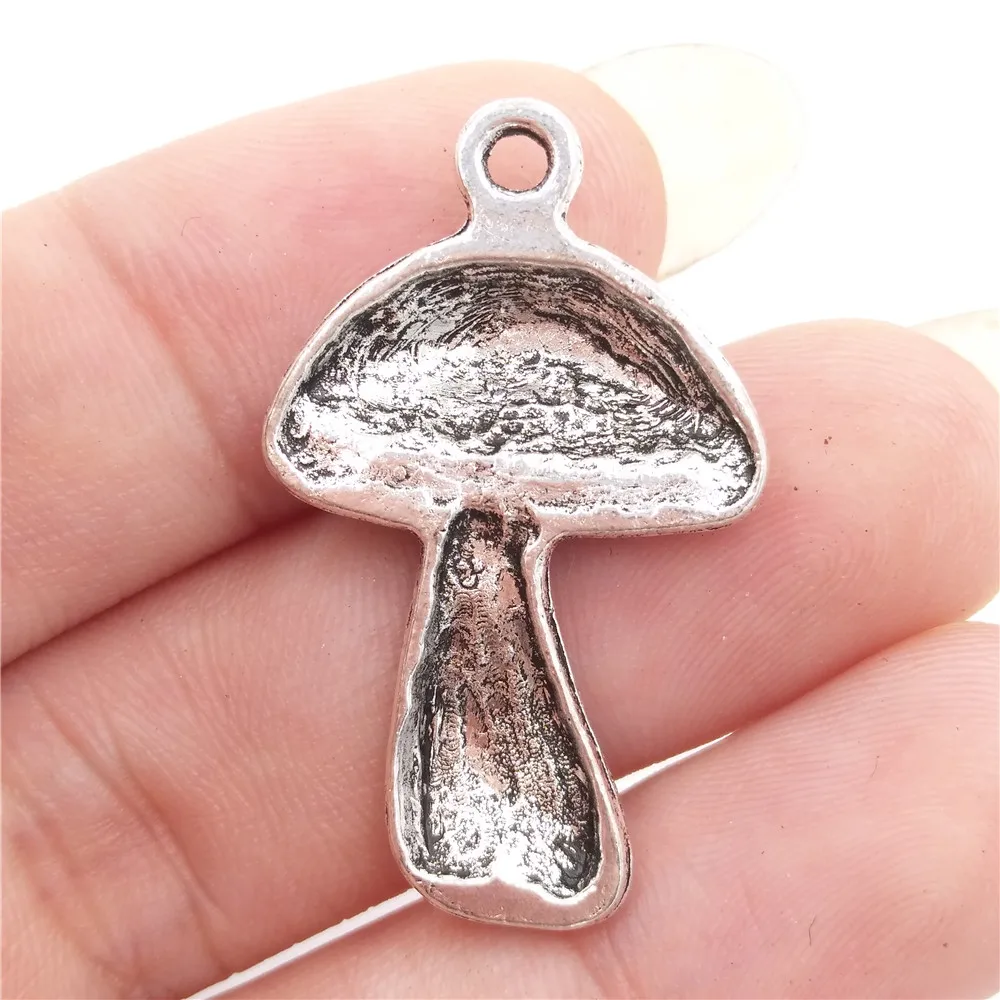 Оптом 30 цинковый сплав тибетского серебра покрытые грибами амулеты еда