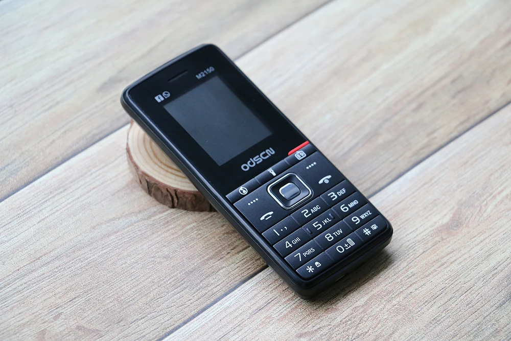 2G GSM Разблокировка мини-светильник с двумя sim-картами WhatsApp Быстрый вызов Bluetooth FM русская клавиатура Бар Мобильный телефон четырехдиапазонный