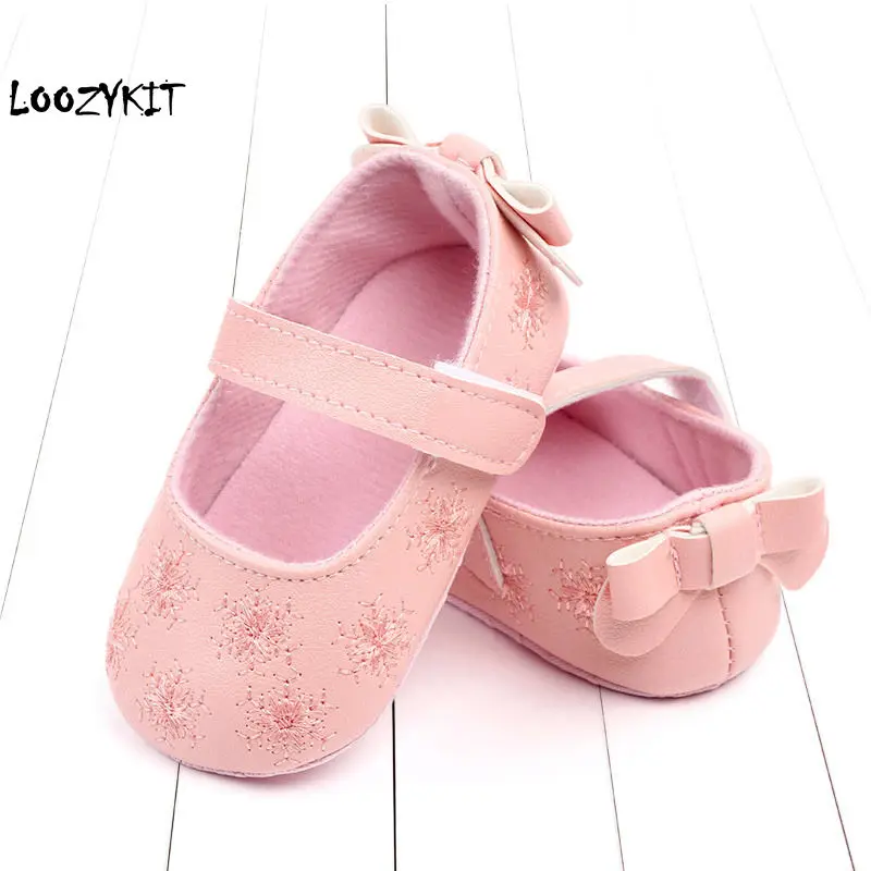 Loozykit для маленьких девочек обувь прекрасная Bowknot вышитые кожи; 4 цвета; нескользящие носки-сникерсы на мягкой подошве для детей ясельного возраста; для детей 0-12 месяцев