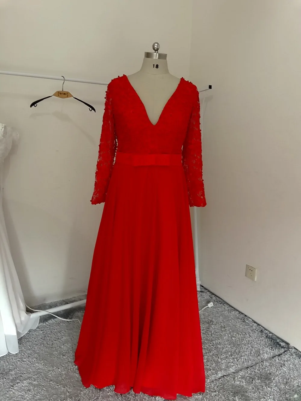 Real Photo 2017 Бургундия Вечернее Платье Кружева С Длинными Рукавами V-образным
