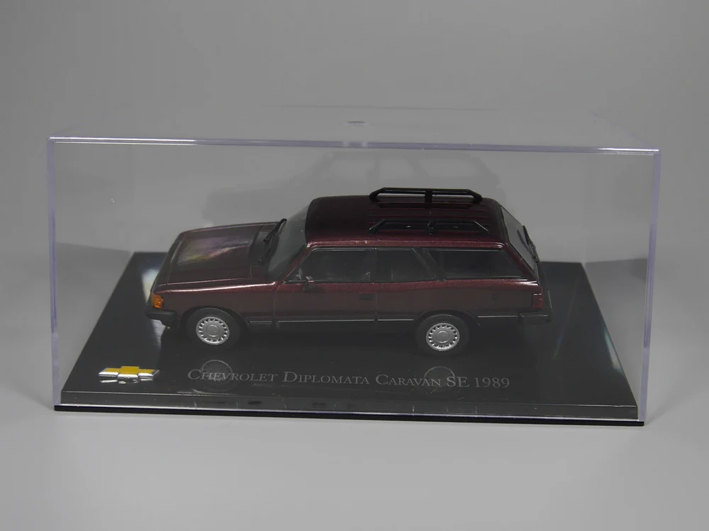 Авто ИНН-иксо 1:43 Chevrolet Diplomata Caravan SE 1989 литая модель автомобиля