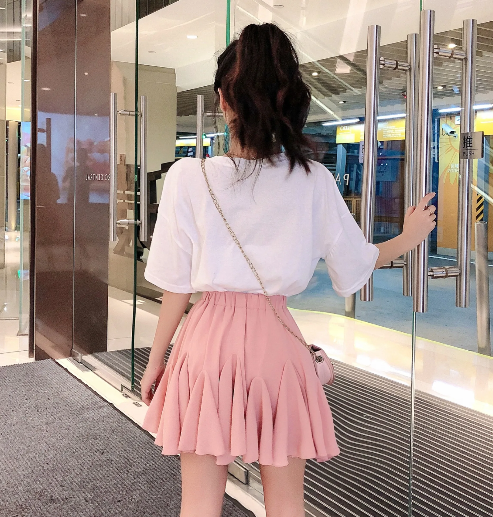 

Womens 2 piece sets 2019 woman clothes 2 piece skirt set beach outfit Cartoon printed cotton t shirt and ruffled mini skirt Suit