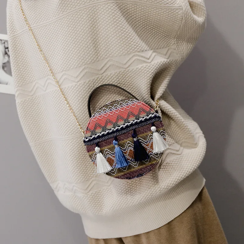 Женская сумка-мессенджер в этническом стиле с кисточкой портативная небольшая