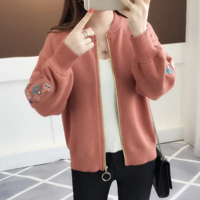 Korobov Long Sleeve Floral Embroidery Knitted Cardigan O-neck Zipper Sweater Baseball Coat Woman Causal Jacket 36053 |