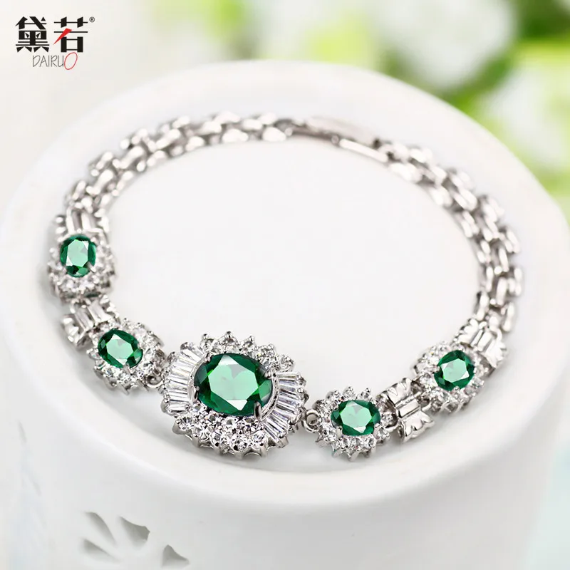 Dai if new defibrase posture luxury index finger ring short necklace bracelet earring ensembles are green crystal | Украшения и