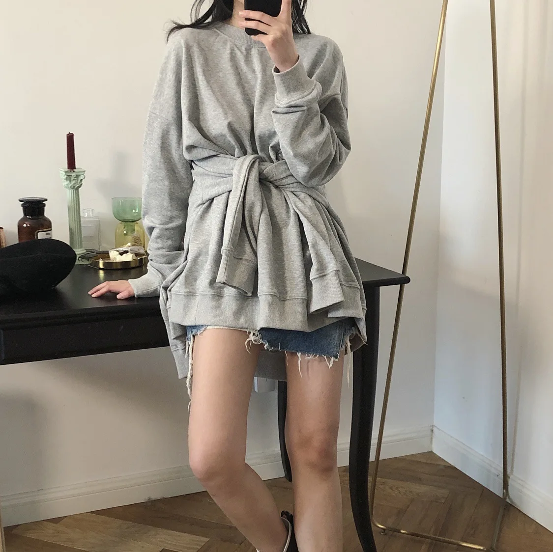 Light gray DEAT Новинка весны модные женские туфли одежда с круглым вырезом fours рукава две стороны носить пуловер Свободный свитшот WD96902 - Цвет: Light gray