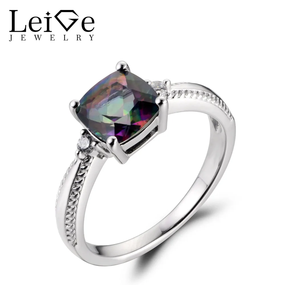 Женское кольцо из серебра 925 пробы с натуральным красочным Мистик-топазом |