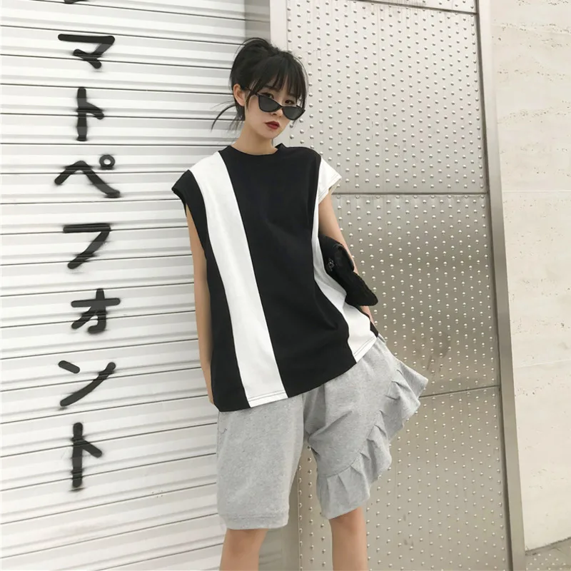 black and white LANMREM Новая летняя модная женская одежда с круглым вырезом и рукавами в полоску контрастных цветов Свободная короткая футболка женский топ WF08701 - Цвет: black and white