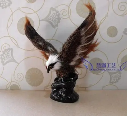 Орел изобразил творческое Искусство и ремесла чтобы привлечь деньги отогнать