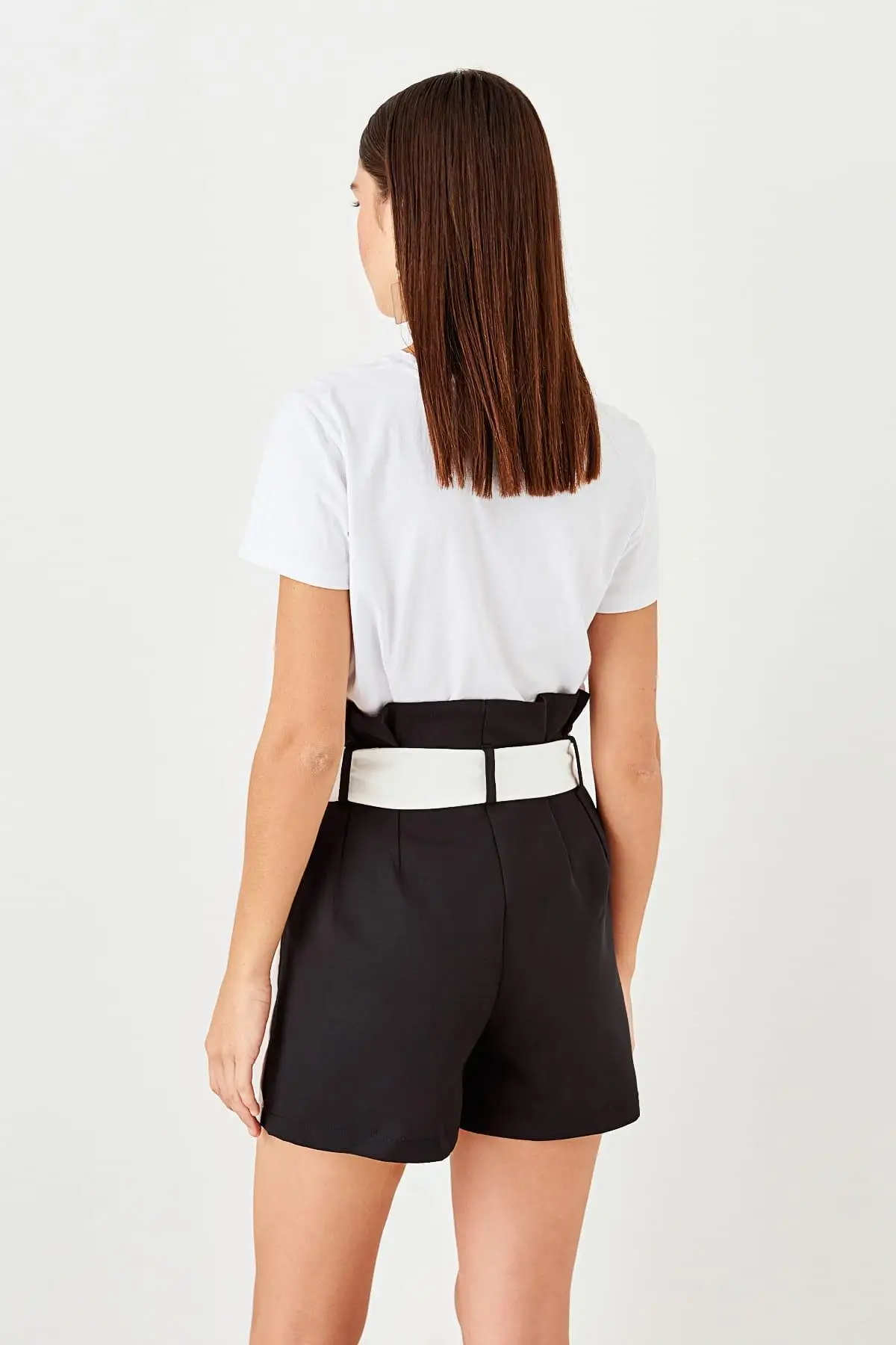 Trendyol бежевые шорты с поясом TWOSS19XM0293|Женские шорты| |