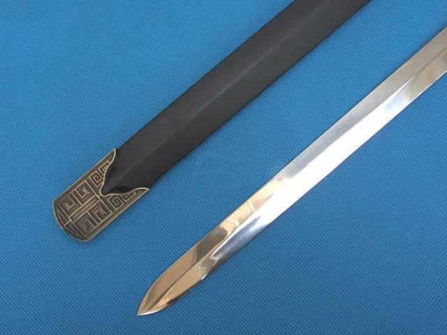 S4705 фильм семь мечей Античная латунная плавательная игрушка дракона с подставкой