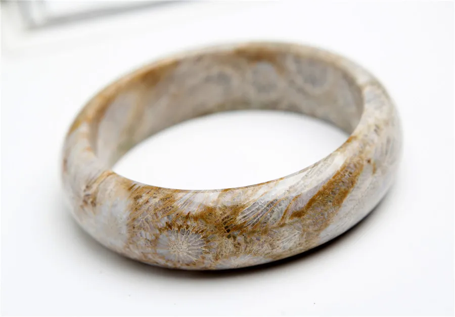 

Genuine Natural Coral Bangles For Women Lady Charm Round Fashion Bangle Bracelet Inner Diameter 60mm
