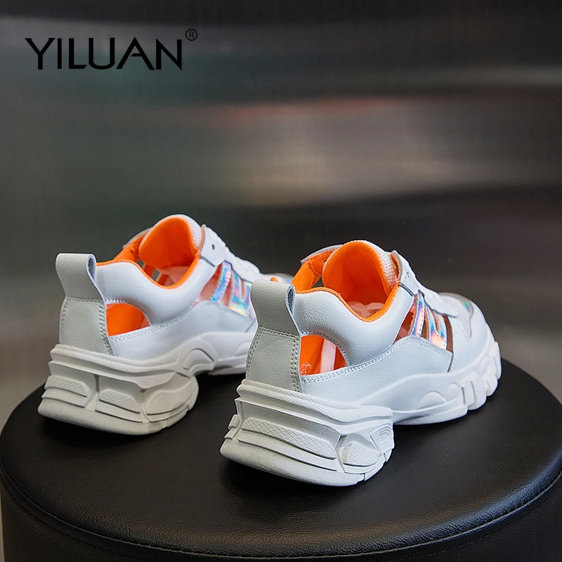 Дышащие кроссовки на толстой подошве для папы белые кожаные повседневные