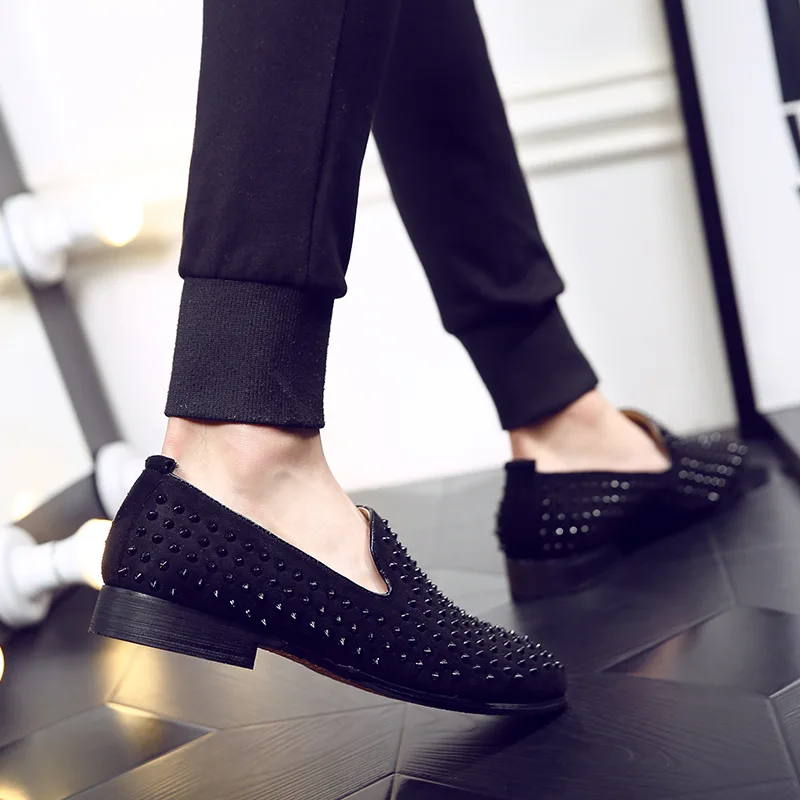 Туфли мужские классические с красной подошвой лоферы заостренным носом