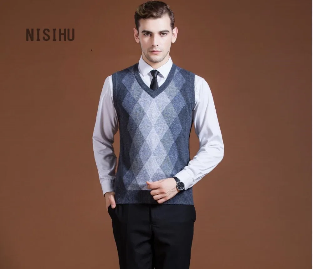 Женский шерстяной жаккардовый свитер в клетку с V-образным вырезом | Мужская