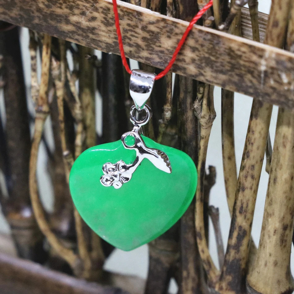 Женские Подвески с зеленым халцедоном подвески в форме сердца серебристого